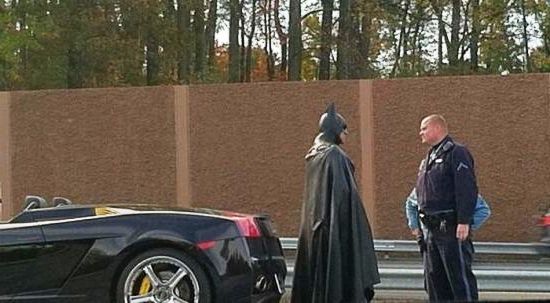 Бэтмен и полицейский - автоприкол